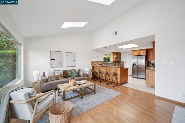2405 Griffanti Ct, Martinez, CA 94553