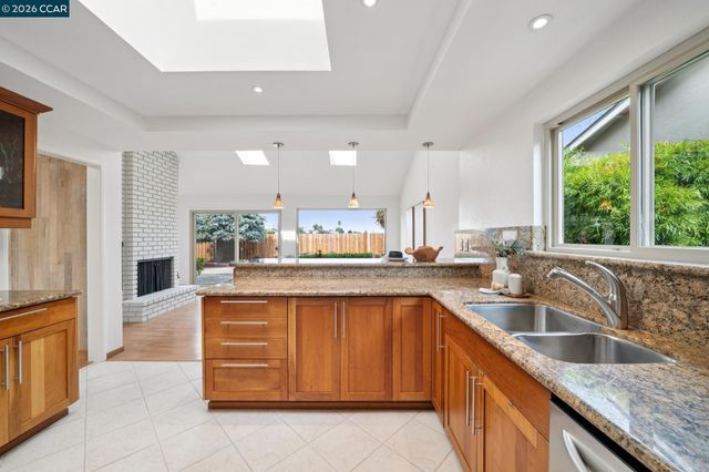 2405 Griffanti Ct, Martinez, CA 94553