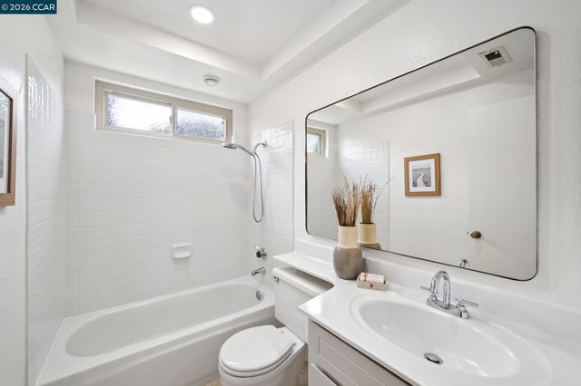 2405 Griffanti Ct, Martinez, CA 94553