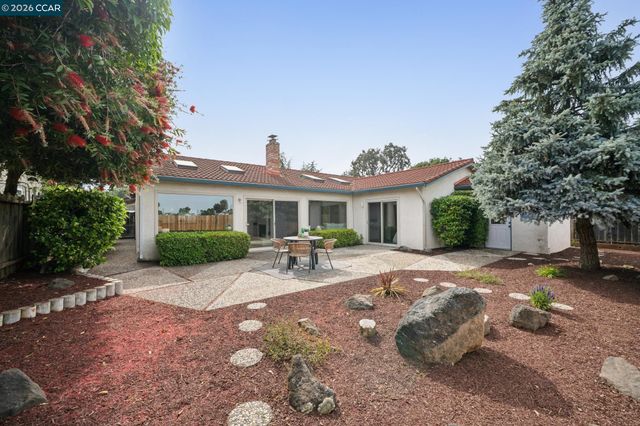 2405 Griffanti Ct, Martinez, CA 94553