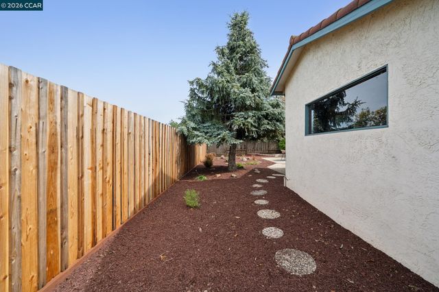 2405 Griffanti Ct, Martinez, CA 94553