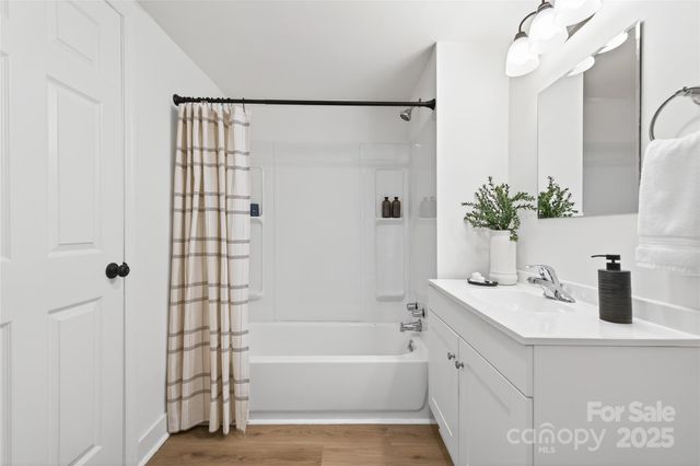 1001 N Ransom Street, Gastonia, NC 28052