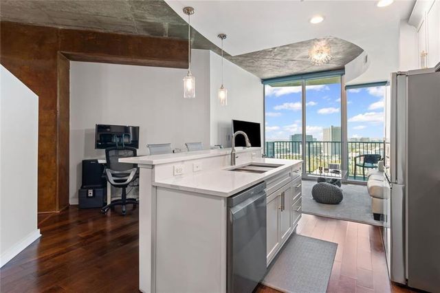 400 W Peachtree Street NW 2403, Atlanta, GA 30308