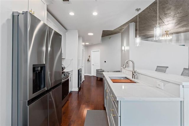 400 W Peachtree Street NW 2403, Atlanta, GA 30308
