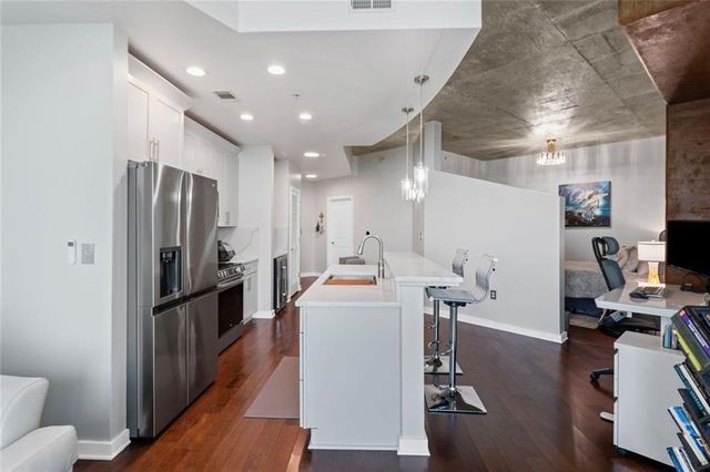 400 W Peachtree Street NW 2403, Atlanta, GA 30308