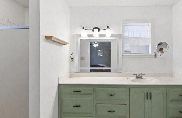 1224 N Texas Street, De Leon, TX 76444