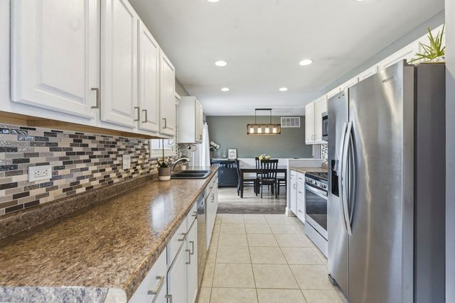 441 Walnut Lane, Elk Grove Village, IL 60007