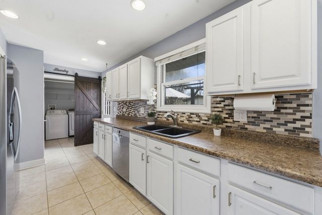 441 Walnut Lane, Elk Grove Village, IL 60007