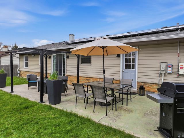 441 Walnut Lane, Elk Grove Village, IL 60007