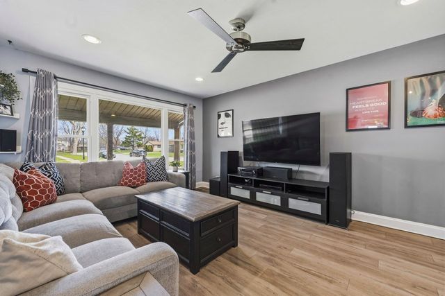 441 Walnut Lane, Elk Grove Village, IL 60007