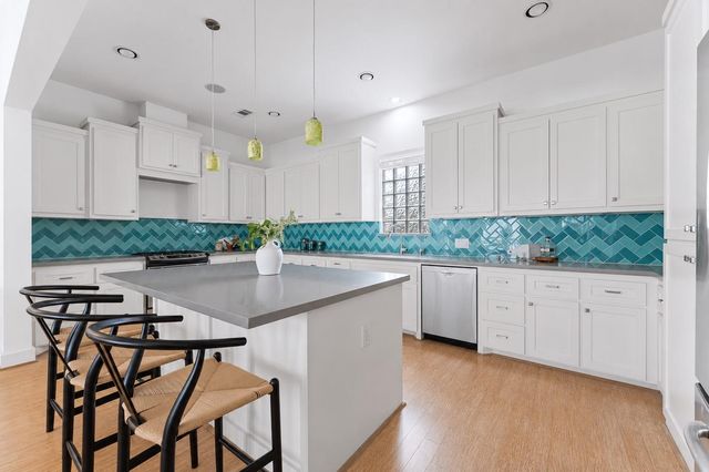 1121 Moy Street, Houston, TX 77007