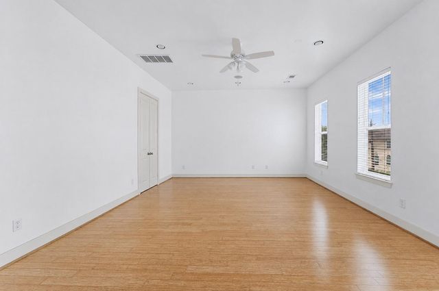 1121 Moy Street, Houston, TX 77007