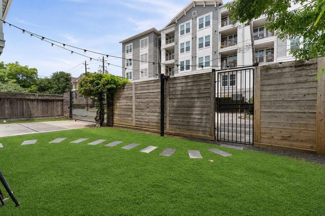 1121 Moy Street, Houston, TX 77007