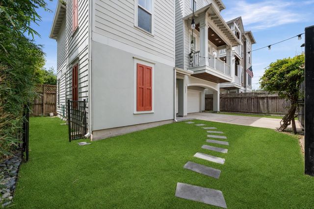 1121 Moy Street, Houston, TX 77007