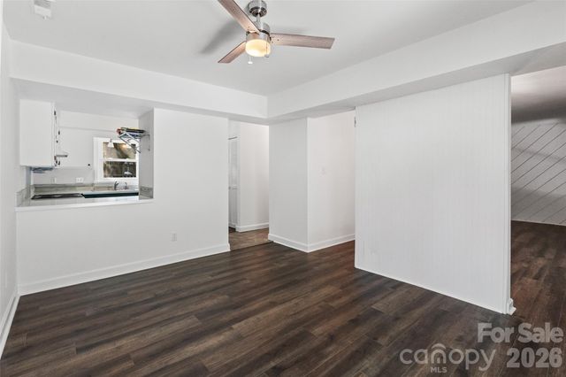 6100 Honeysuckle Lane, Charlotte, NC 28212