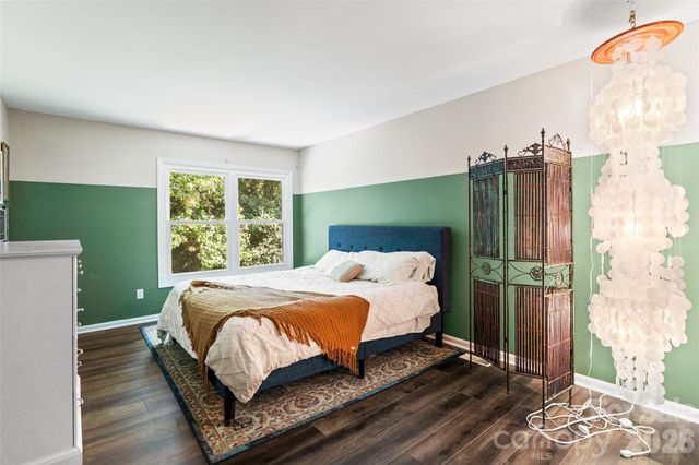 6100 Honeysuckle Lane, Charlotte, NC 28212