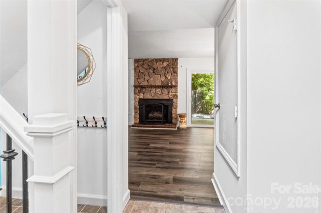 6100 Honeysuckle Lane, Charlotte, NC 28212