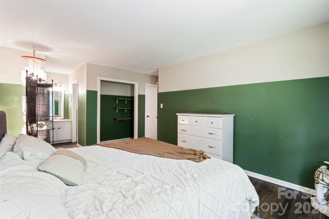 6100 Honeysuckle Lane, Charlotte, NC 28212