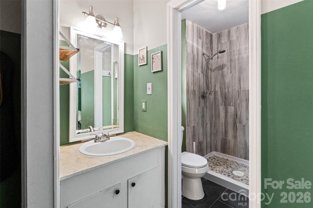 6100 Honeysuckle Lane, Charlotte, NC 28212