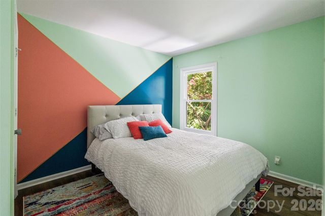 6100 Honeysuckle Lane, Charlotte, NC 28212