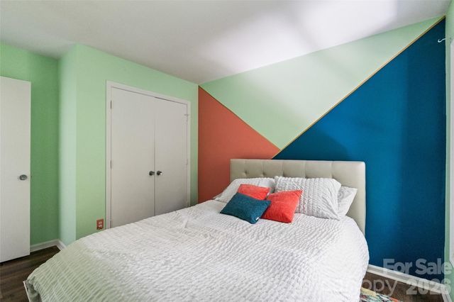 6100 Honeysuckle Lane, Charlotte, NC 28212