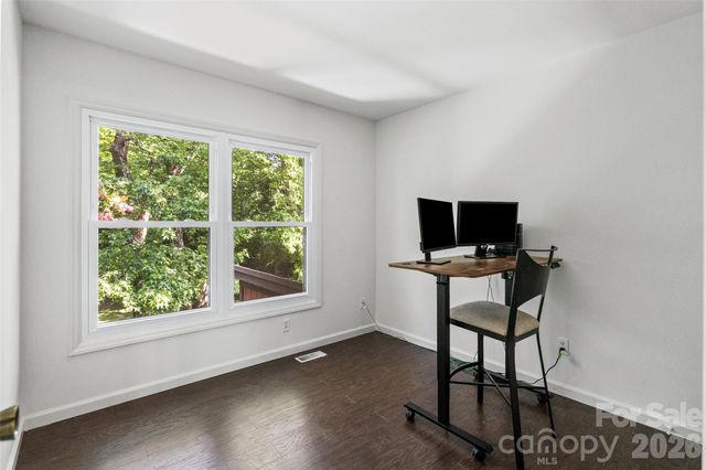 6100 Honeysuckle Lane, Charlotte, NC 28212