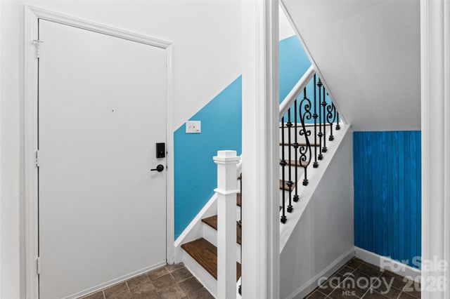 6100 Honeysuckle Lane, Charlotte, NC 28212