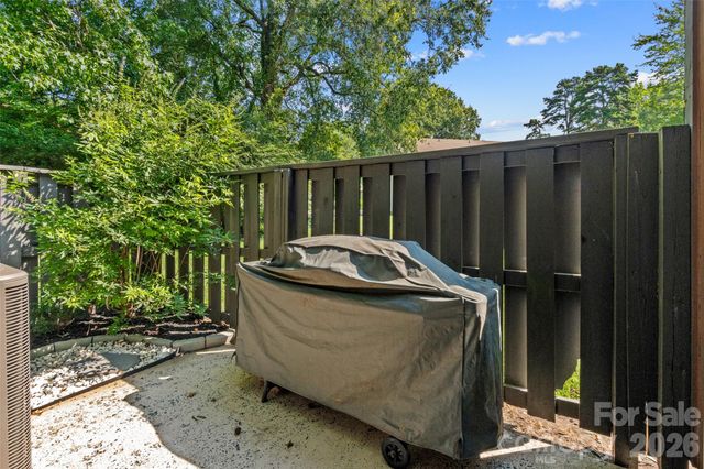 6100 Honeysuckle Lane, Charlotte, NC 28212
