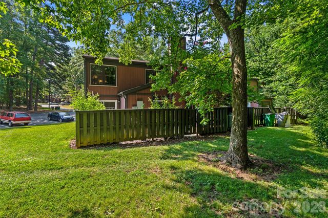 6100 Honeysuckle Lane, Charlotte, NC 28212