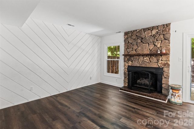 6100 Honeysuckle Lane, Charlotte, NC 28212