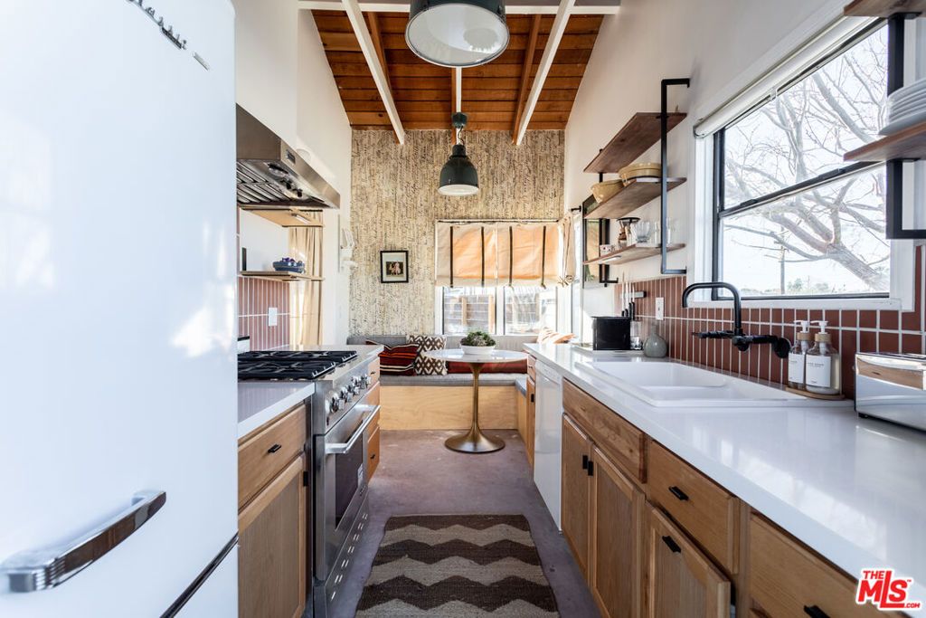 Image 26 of property listing at 6405 Tamarisk Avenue, Twentynine Palms, CA 92277