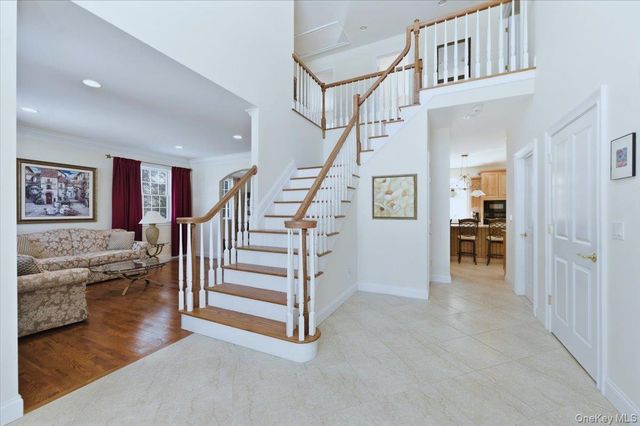 8 Hilltop Drive, Yorktown Heights, NY 10598