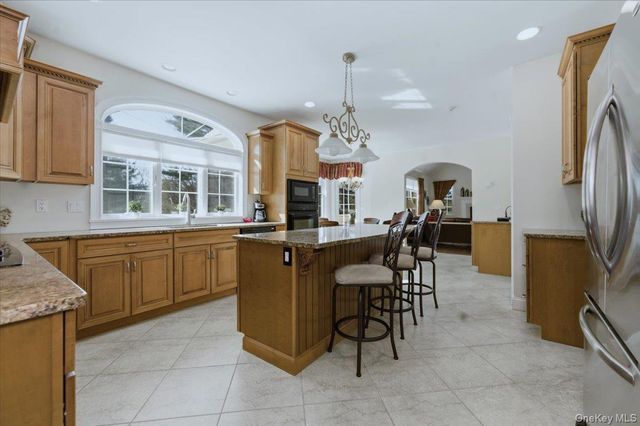 8 Hilltop Drive, Yorktown Heights, NY 10598