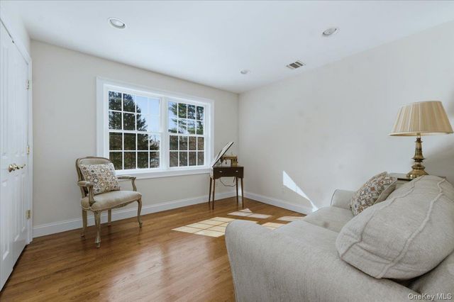 8 Hilltop Drive, Yorktown Heights, NY 10598