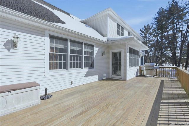 8 Hilltop Drive, Yorktown Heights, NY 10598