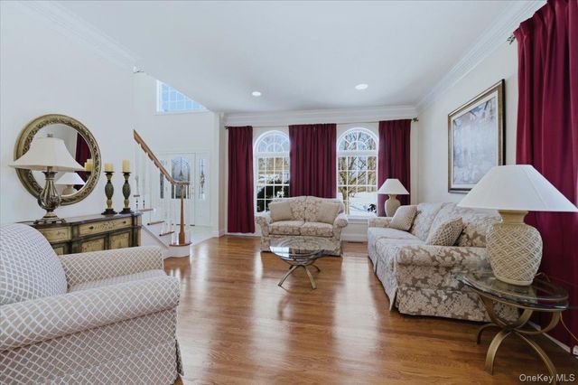 8 Hilltop Drive, Yorktown Heights, NY 10598