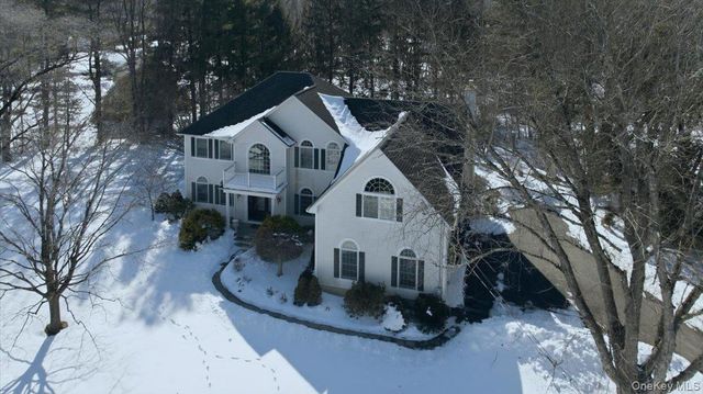 8 Hilltop Drive, Yorktown Heights, NY 10598