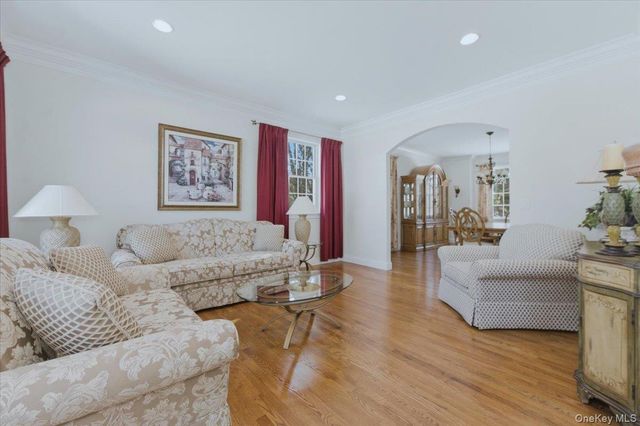 8 Hilltop Drive, Yorktown Heights, NY 10598