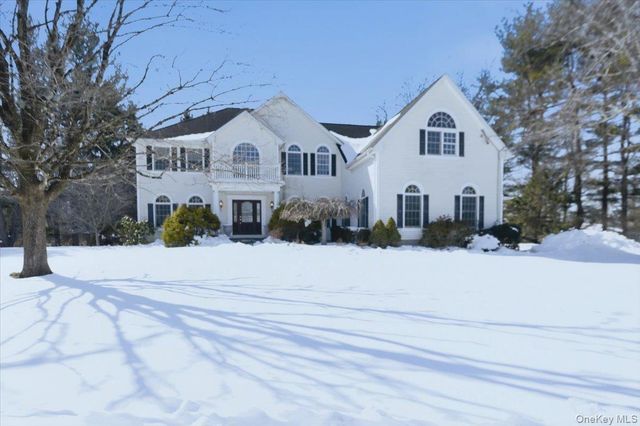 8 Hilltop Drive, Yorktown Heights, NY 10598