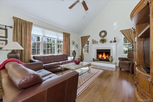 8 Hilltop Drive, Yorktown Heights, NY 10598