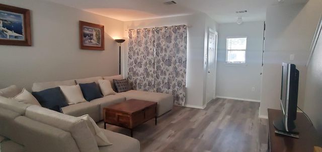13413 Alysheba DR, Del Valle, TX 78617