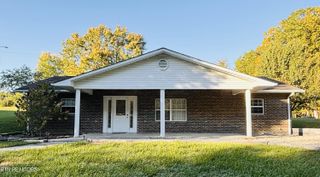 702 Iris Ave, Jamestown, TN 38556