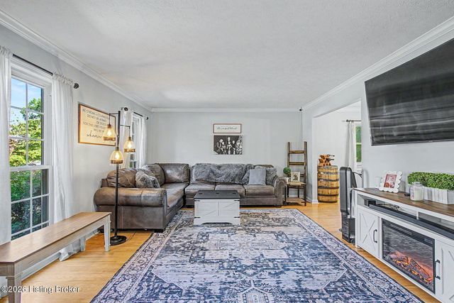 2609 Aylesbury Ct, Louisville, KY 40242