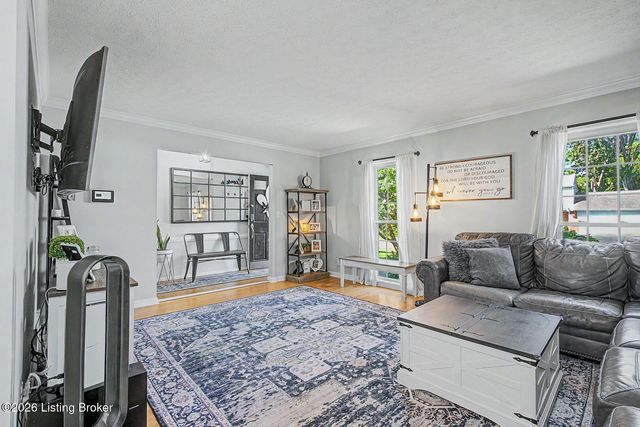2609 Aylesbury Ct, Louisville, KY 40242