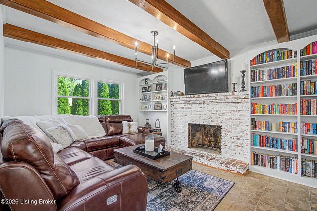 2609 Aylesbury Ct, Louisville, KY 40242