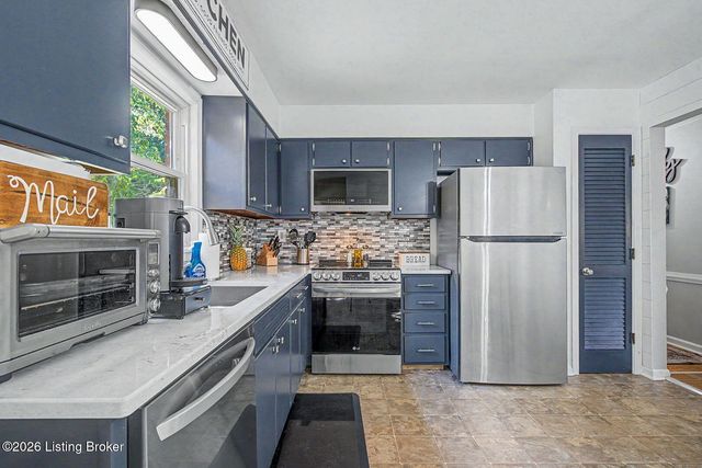 2609 Aylesbury Ct, Louisville, KY 40242