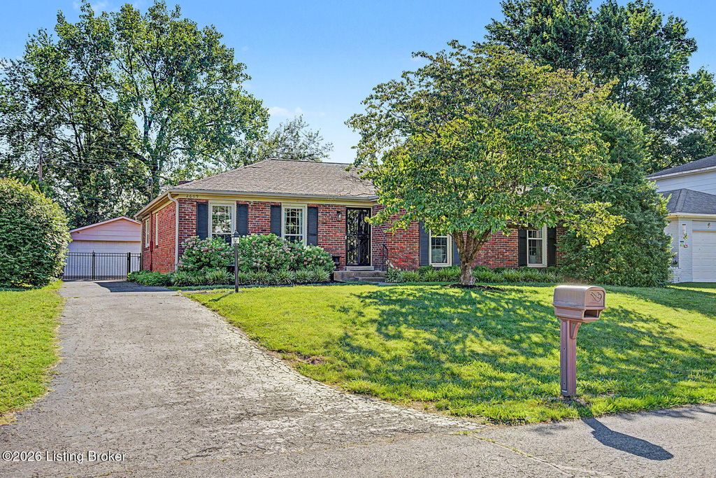 2609 Aylesbury Ct, Louisville, KY 40242