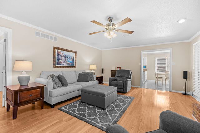 2889 CORDIE LEE LN, Germantown, TN 38138