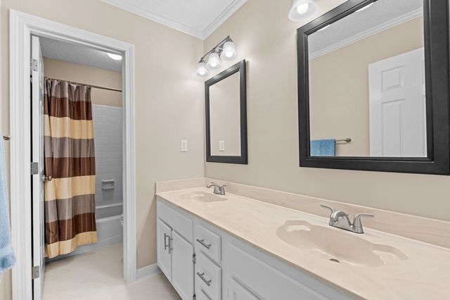 2889 CORDIE LEE LN, Germantown, TN 38138