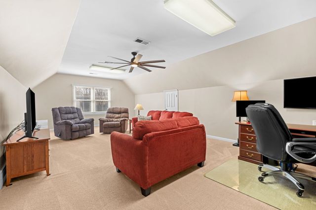 2889 CORDIE LEE LN, Germantown, TN 38138